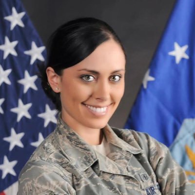 Ich bin stolz und ich liebe es, ein United States Air Force zu sein, ich liebe meinen Sohn so sehr, weil er meine erste Priorität ist🇩🇪