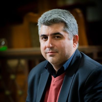 دانش آموخته دکترای روابط بین الملل*روزنامه نگار*توییتها نظر شخصی است*مسئولیت کامنتها با من نیست*نزدیک به جایی نیستم
https://t.co/zuWI5j8zpQ
