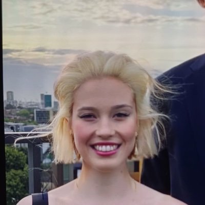 🎂19 🇦🇺 Swiftie 🎓Manly Selective Class of 2023 👩🏫Medicine UNSW Class of 2029 🎫 Eras Tour Syd N1 & N3 👀 TN 0 TS 0 🚕 drive the Taylor taxi❤️