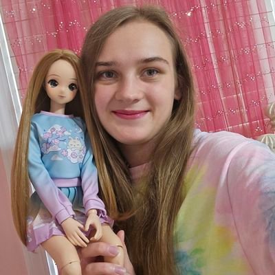 Katieandherdoll's profile picture. 