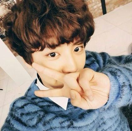eu i o chanyeol tomando breja num boteco de esquina ao som das antigas do luan santana