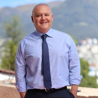 Economista. Papá. En unidad con la gente y @LuisaGonzalezEc.