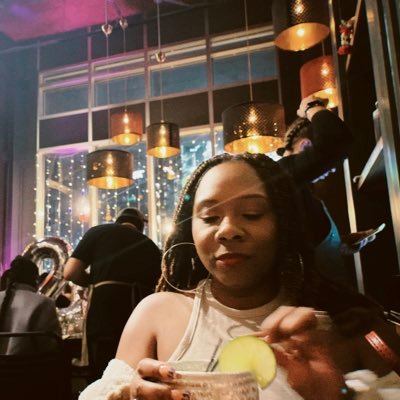 ♐️| ho, why is you here?| Romance Writer (D. Rose) 📚| a @blacksportwoman Stan account.| MSU ALUMNA 🐻