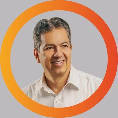 Asambleísta por la provincia de Loja.