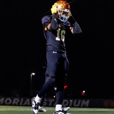 25🎓 ||6”1|| 175||4.56 40 yd||DB || || Track runner ||Hutto high school|