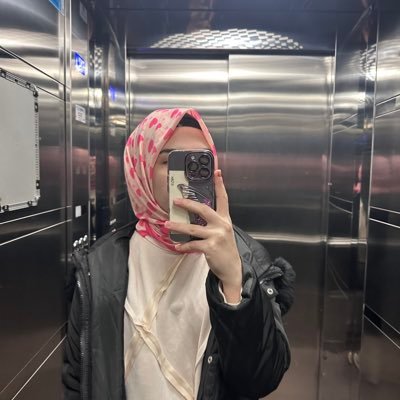 gizz_u's profile picture. 