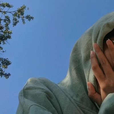 ان غبت وغابت اخباري فالدعاء وصيه بيننا .🦋
H.B.10/2/2011