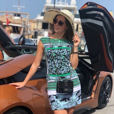 Managing the family business, I like painting, food, traveling, skiing and golfing ⛷️⛳️