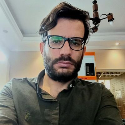 m_varir's profile picture. همه در جستجوی نام اند و‌ همه چیز در گمنامی است