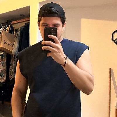 MiguelBles's profile picture. Arquitecto . Thinking about everything