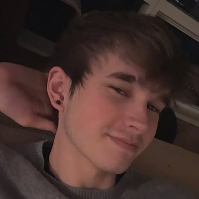 23 | 6’ 5” | Recovering Apex Addict | Poster of My Own Thoughts | MOTORCYCLES 😩