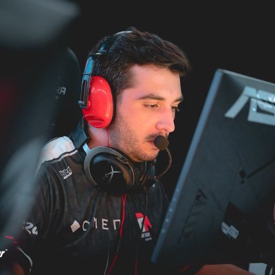 lpzZCSGO's profile picture. RETIRED bottom fragger  :(