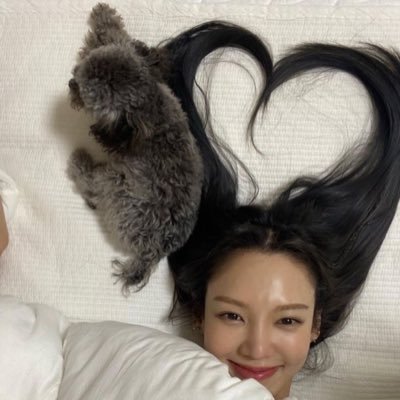 im a multi // met hyoyeon 10/18/23 ༄ ig:hyosheart waiting for fuko~