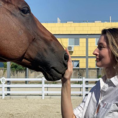A fun and cheerful girl needs an interesting soul. Like to talk to people. All content published only represents personal opinions. No partisanship. Like freedo