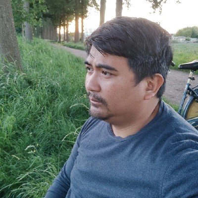A Full-stack developer with almost 9 years professional experience in web development. I love using new technologies and tools.
