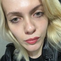 Flor (@lonadelrey__) 's Twitter Profile
