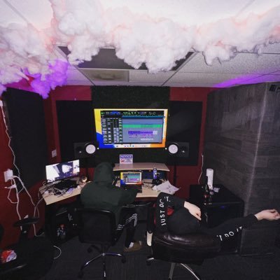 Recording Engineer | ✊🏾 Owner - @jkayyysoundzstudiosllc Credits- @1lilgotit @iamjjgreen & @jayreeves7 & @evolutionexclv & @talibeatzz & @rmcmike & @joseguapo