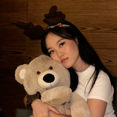 .-. “모두가 잠든 밤에 피는 꽃도 있어”- 김전미 | isfp | 03 line | qualquer pronome