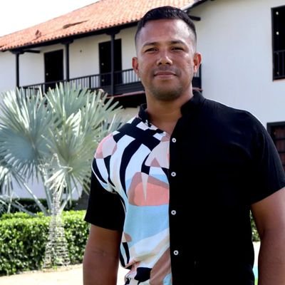 Politico Porteño que Ama hacer el bien.
Tecnico Superior Universitario en Turismo. Y proximo Licenciado de la Republica. 🧑🎓