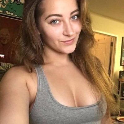 Bella563814's profile picture. 