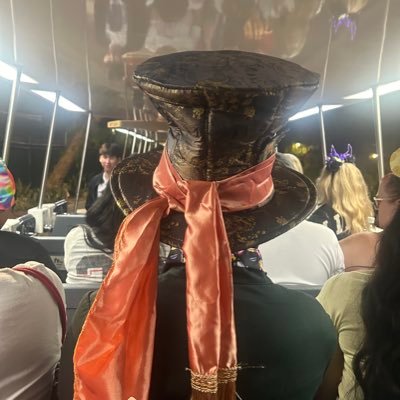 HoppingHogsmead's profile picture. Young working professional in LA who doubles as a theme park enthusiast. Uses X to get his theme park updates (what else is X for?). See you in the parks! :)