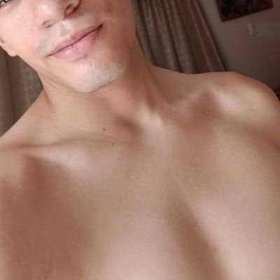 Muy cachondo y vergon, joven de 19 años cogelon🤭 hetero