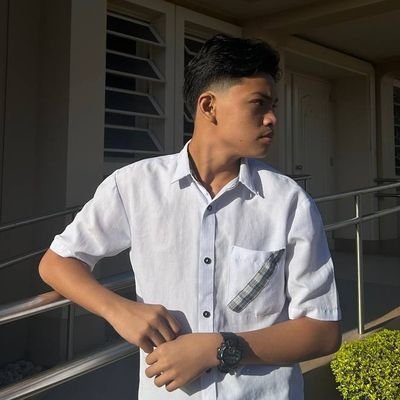 BBornog92219's profile picture. bruh