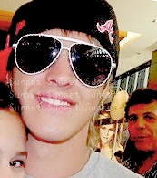 E no meio de todas as perguntas , são nos seus olhos que encontro a verdadeira resposta. Since :: 14.07.11 Recomeço :: 09.01.12 l http://t.co/gzRKUDHMLT