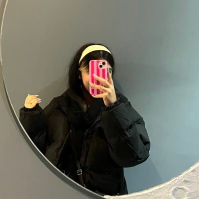 Rtotncniiaa's profile picture. Actually no one care