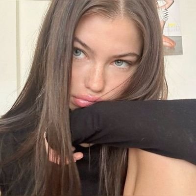 chupandosela's profile picture. escrita y dirigida por elle woods