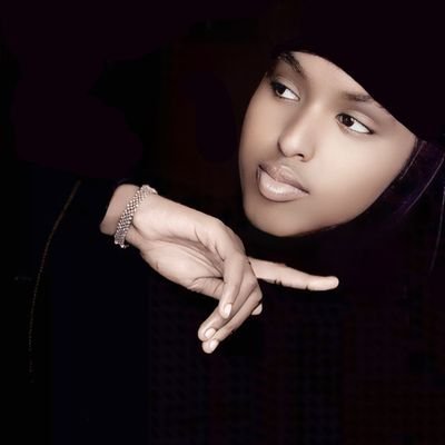 faaizamustafe's profile picture. 