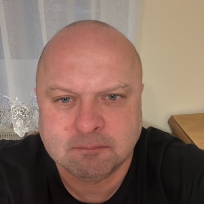 Dzień dobry lub dobry Wieczór
jestem nikim i nic sobą nie reprezentuje(wyłącznie Patlogiczne postawy) jestem tu aby zdobić co kolwiek aby podjąć pracę