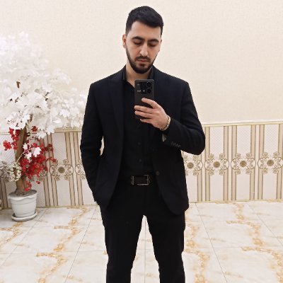 Özümü bu dünyadan yan keçmiş bir səyyah kimi hiss edirəm.