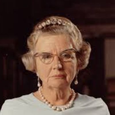 ZomerSnurkje's profile picture. Zwartgallig en cynisch...volgens andere dan! Eet! Drinkt! Slaapt!  Leeft niet klimaatneutraal en denkt (slim) rechts! Hekel aan uitgesproken giftig (dom)links!