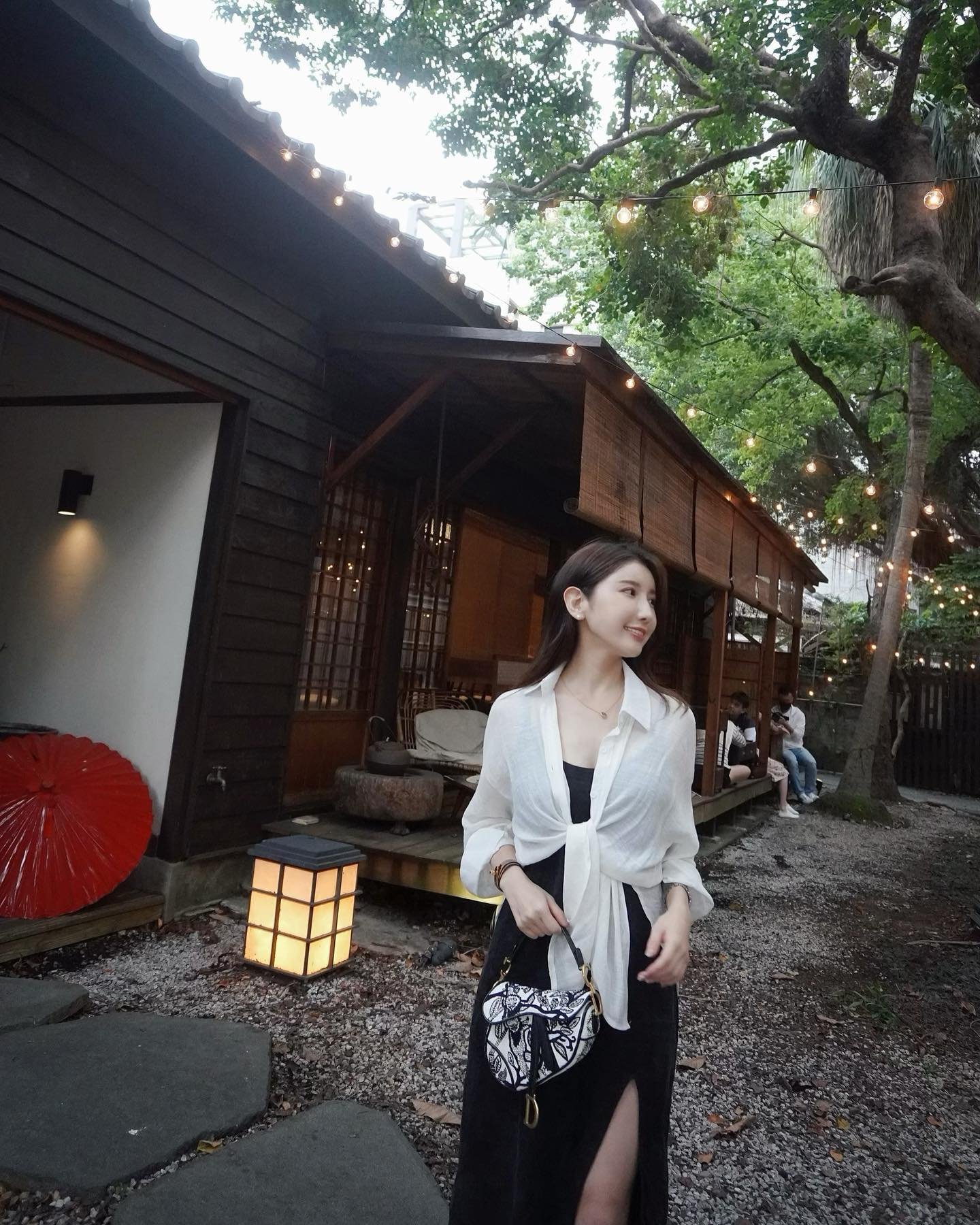 TshioplirdEIt's profile picture. 生活中若沒有朋友，就像生活中沒有陽光一樣。