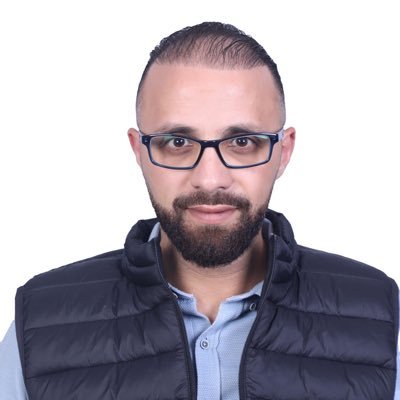 أسير محرر أمضى 8 سنوات/باحث في برنامج الدراسات الاسرائيلية بجامعة بيرزيت/مسؤول قسم العبري في المرصد الفلسطيني تحقق سابقًا/مترجم وكاتب بمركز القدس سابقًا
