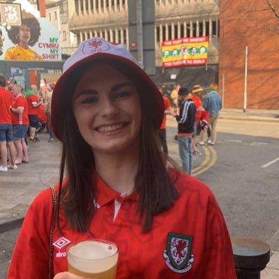LlewelynHeledd's profile picture. 🏴󠁧󠁢󠁷󠁬󠁳󠁿🦢⚽️