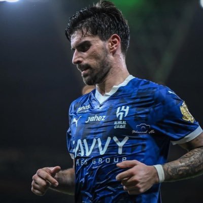 Saadabohams_142's profile picture. "أحاول أن أكون إجتماعيا ،ولكن قلوب بعض البشر أصابها الغبار،وأنا أعاني الحساسية".     عشقي للهلال 💙💙