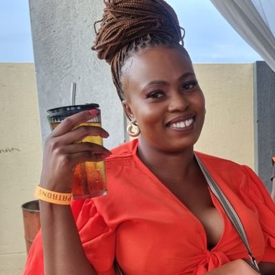 Great sense of humor🤪 | A Mother to many💝👩👧| Deep House music 🎶 | Nice time lover🥂| I am ME before my profession!