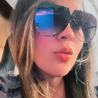 ✍🏻Poeta | Cantora | Gaitista | Bilíngue | Compositora exc. na R3 - Jobs🎙️ @luansantana @henriqueejuliano @thaemeethiago
~ insta: @Silmaranogueira