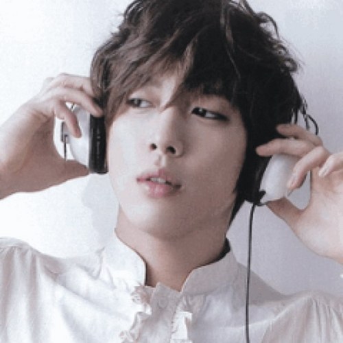 erojum's profile picture. love..teen top/boyfriend/FTisland/cnblue/チャングンソク/Basketball/受験生JK/勉強支えてくれる人が欲しい、。