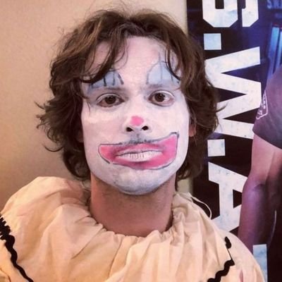 strawberrikaro's profile picture. fooollow my other acc if this gets banned