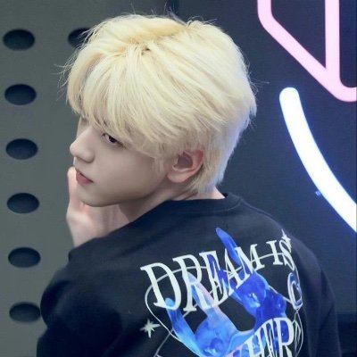 1UgEg5xJPJ24707's profile picture. 