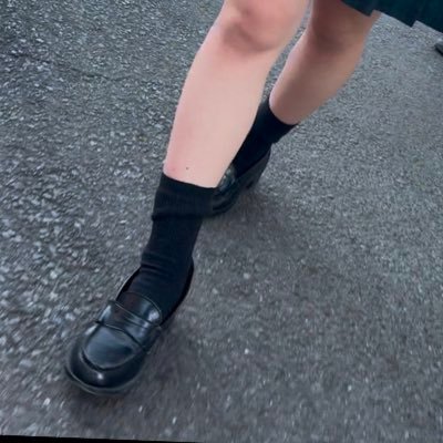 ハイヒール、ローファーが大好きで、ぶっかけ・街撮りを投稿してます フォロー、いいね、RTお願いします。