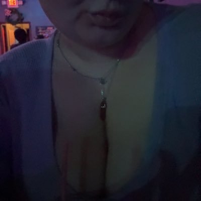 Howdy sweethearts! 🫶🏻 I’m a 6’1 plus sized goddess. faceless account MDNI