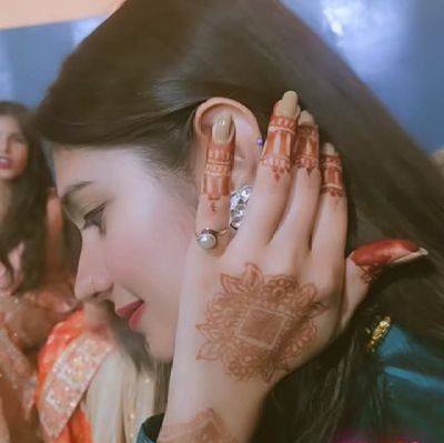 Sidrakhan_sk's profile picture. उसूले मौहब्बत तो यही कहती है
एक शक्स पे ही दास्ताँ खत्म की जाये___❤
Cake MurDer 2 March 😍