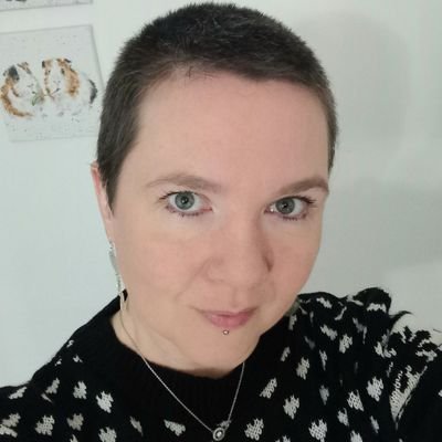 Engaged to @HorrorPaws ❤. My Rabbit Billy 🥰,Animals🐾,Horror Films🖤.
Chronic Illness,Anxiety and Depression.
🚫DMs🚫
