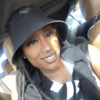 Queen (@dmarie_roberts) 's Twitter Profile