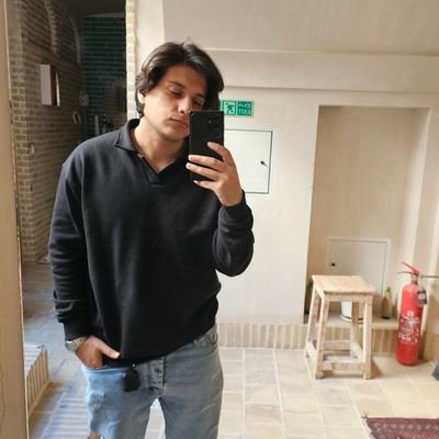 SZaeri39459's profile picture. funder of small VC co, investor,technology and economy lover.
سگی که داروسازی هم میخونه