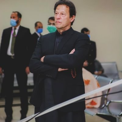 سنا ہے شہر زلمت سے کوئی تنہا ٹکریا ہے
سنا ہے نتھ ڈالی ہے کسی نے فرسود نظام کو
❤️804❤️
🇵🇰My leader Imran khan🇵🇰